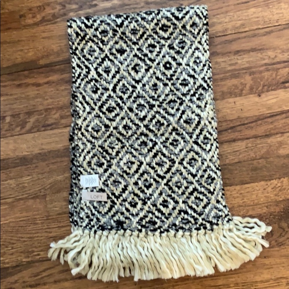 Loft scarf
